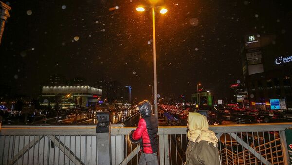 İstanbul'da kar yağışı, Cevizlibağ bölgesinde de etkili oldu. - Sputnik Türkiye