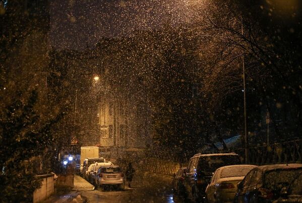 İstanbul'da kar yağışı Üsküdar'da da etkili oldu. - Sputnik Türkiye