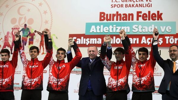 Cumhurbaşkanı Recep Tayyip Erdoğan, Burhan Felek Atletizm Pisti'nin açılış töreninde konuştu. - Sputnik Türkiye