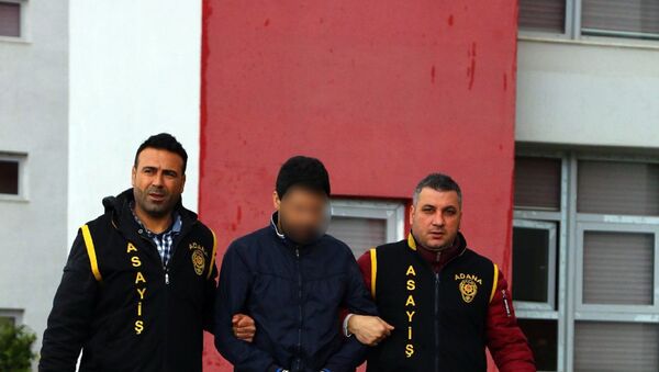 Eski kız arkadaşının aracını kundakladığı iddia edilen şüpheliye ev hapsi verildi - Sputnik Türkiye