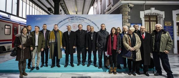 Büyükelçilerin katılımıyla Turistik Doğu Ekspresi'nde yapılan AB-Türkiye İşbirliği toplantısı Büyükelçilerin katılımıyla Turistik Doğu Ekspresi'nde yapılan AB-Türkiye İşbirliği toplantısı - Sputnik Türkiye