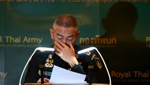 Tayland Genelkurmay Başkanı Apirat Kongsompong, bir askerin düzenlediği silahlı saldırı için özür diledi. - Sputnik Türkiye