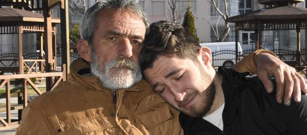 Özgür Duran'ın babası Cengiz Duran ve kardeşi Özgür Duran Özgür Duran'ın babası Cengiz Duran ve kardeşi Özgür Duran - Sputnik Türkiye