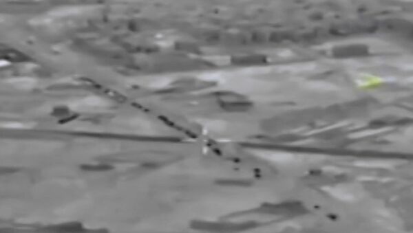 İdlib’e doğru ilerleyen Türk askeri konvoyu görüntülendi - Sputnik Türkiye