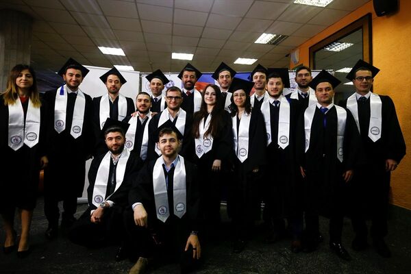 Akkuyu Nükleer Güç Santralinde (NGS) çalışmak üzere Rusya'da eğitim gören Türk öğrenciler mezun oldu. - Sputnik Türkiye