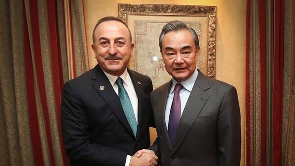 Dışişleri Bakanı Mevlüt Çavuşoğlu, Çin Dışişleri Bakanı Vang Yi ile bir araya geldi. - Sputnik Türkiye
