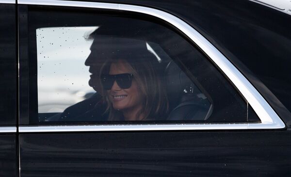 ABD Başkanı Trump Daytona 500 yarışlarında limuzinle pistte tur attı - Sputnik Türkiye