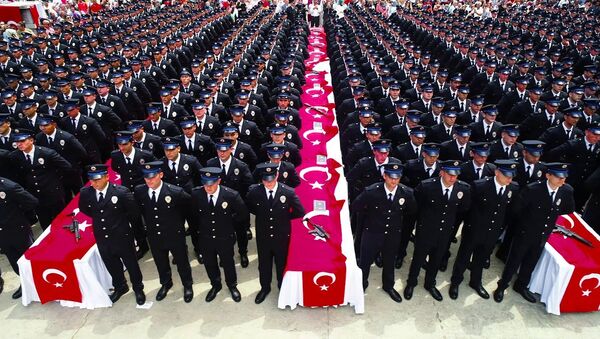 Polisler - Sputnik Türkiye