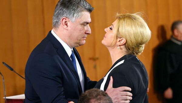 Zoran Milanovic törenle cumhurbaşkanlığını Kolinda Grabar-Kitarovic'ten devraldı. - Sputnik Türkiye