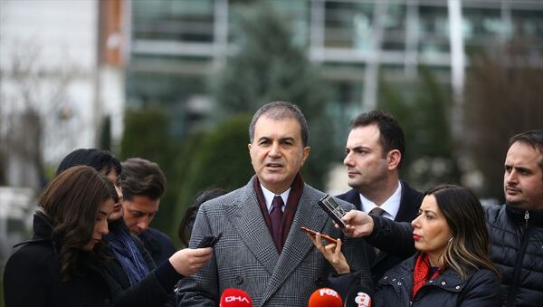 AK Parti Sözcüsü Ömer Çelik, AK Parti Genel Merkezinde gazetecilere açıklamalarda bulundu. - Sputnik Türkiye