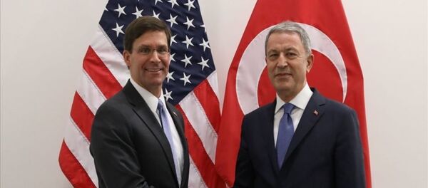 Milli Savunma Bakanı Hulusi Akar ve ABD Savunma Bakan Vekili Mark Esper Milli Savunma Bakanı Hulusi Akar ve ABD Savunma Bakan Vekili Mark Esper - Sputnik Türkiye