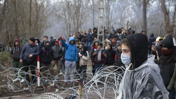  Sınır hattında Yunan güvenlik güçleri ile sığınmacılar arasında gerginlik de artıyor. - Sputnik Türkiye