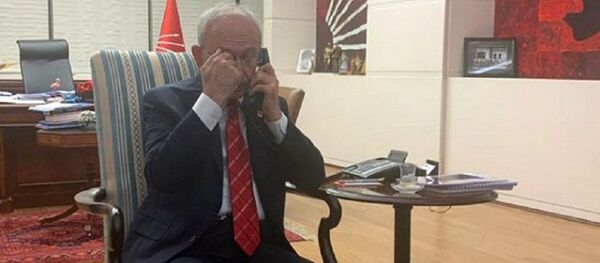 Kemal Kılıçdaroğlu ağlıyor - Sputnik Türkiye