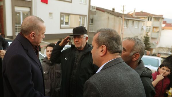 Erdoğan, İdlib'de hayatını kaybeden askerin ailesini ziyaret etti - Sputnik Türkiye