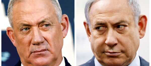 Benny Gantz (solda) ve Benyamin Netanyahu - Sputnik Türkiye