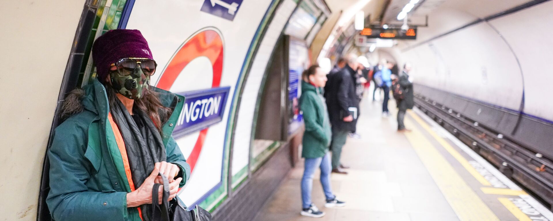 Dünya genelinde koronovirüse karşı takılan maskeler - Sputnik Türkiye, 1920, 03.12.2025