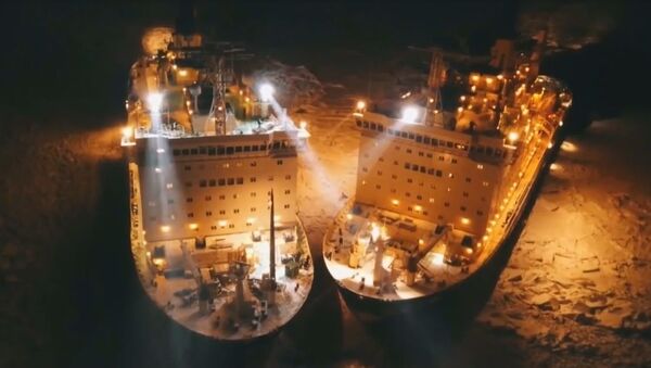 Rusya'da buzkıran gemileri buzları parlattı - Sputnik Türkiye