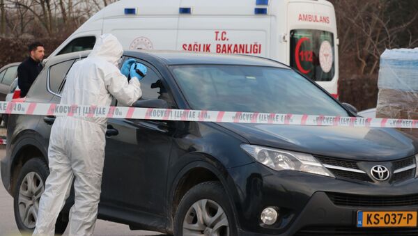 Kocaeli'nin İzmit ilçesinde devlet hastanesi otoparkında yabancı plakalı bir araçta ölü bulunan şahıs, koronavirüs şüphesiyle ekipleri alarma geçirdi - Sputnik Türkiye