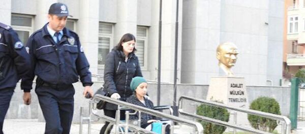 Bebeğini pencereden atan Münevver B. - Sputnik Türkiye