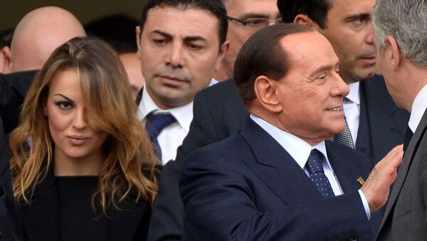 İtalya'nın eski başbakanı Silvio Berlusconi,12 yıldır birlikte olduğu sevgilisi Francesca Pascale'dan ayrıldı. - Sputnik Türkiye
