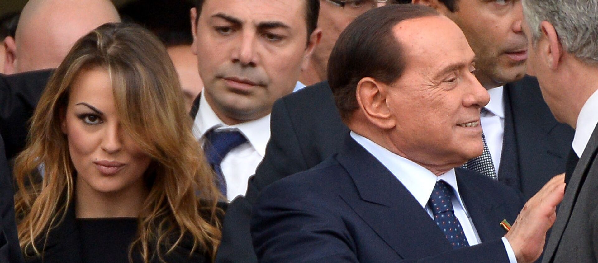 İtalya'nın eski başbakanı Silvio Berlusconi,12 yıldır birlikte olduğu sevgilisi Francesca Pascale'dan ayrıldı. - Sputnik Türkiye, 1920, 05.03.2020