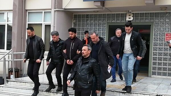 Meslektaşı olan kız arkadaşını 11 el ateş ederek öldüren polis tutuklandı - Sputnik Türkiye