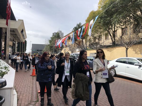 İstanbul’da 8 Mart mentörler buluşması: Kadın güçlendikçe Türkiye güçlenir  - Sputnik Türkiye