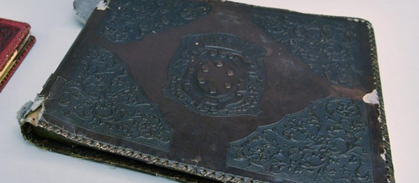 Nazilerin insan derisinden yaptığı fotoğraf albümü Nazilerin insan derisinden yaptığı fotoğraf albümü - Sputnik Türkiye