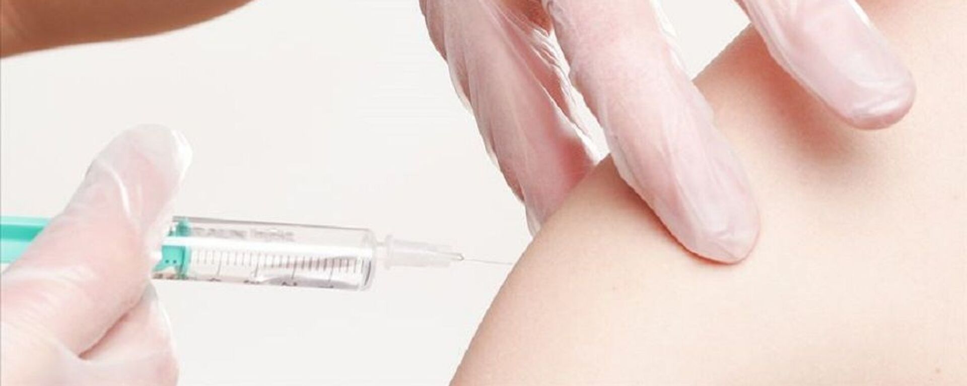 Aşı, iğne - Sputnik Türkiye, 1920, 01.12.2025