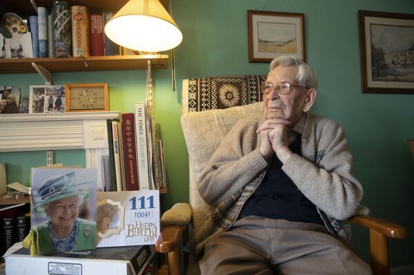 Dünyanın en yaşlı erkeği: Koronavirüs endişe verici, ama siz asıl İspanyol gribini görecektiniz - Sputnik Türkiye