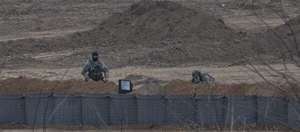 Yunanistan hudut birlikleri sınır hattına siper kazıyor - Sputnik Türkiye