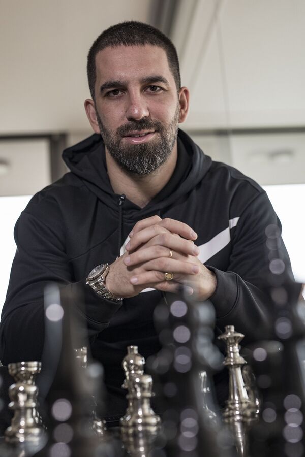 Arda Turan: Hatalarım oldu ama kimsenin bittiği falan yok  - Sputnik Türkiye