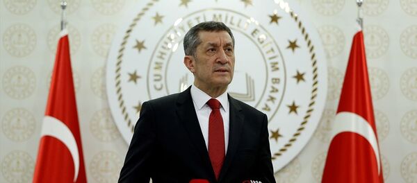 Milli Eğitim Bakanı Ziya Selçuk, bakanlık binasında basın mensuplarına açıklamalarda bulundu. - Sputnik Türkiye