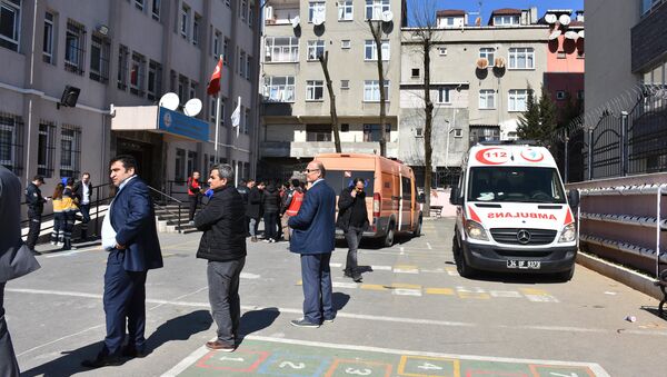 Dezenfekte edilen okulda 11 öğrenci hastanelik oldu - Sputnik Türkiye