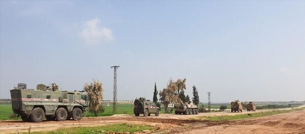 İdlib'de Türk-Rus birleşik kara devriyesi İdlib'de Türk-Rus birleşik kara devriyesi - Sputnik Türkiye