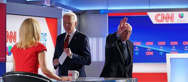 Eski Başkan Yardımcısı Joe Biden, Vermont Senatörü Bernie Sanders - Sputnik Türkiye