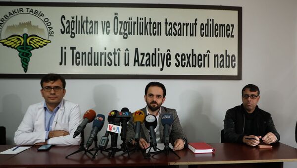 Diyarbakır Sağlık Platformu'nun koronavirüs salgını ile ilgili düzenlediği basın toplantısı  - Sputnik Türkiye