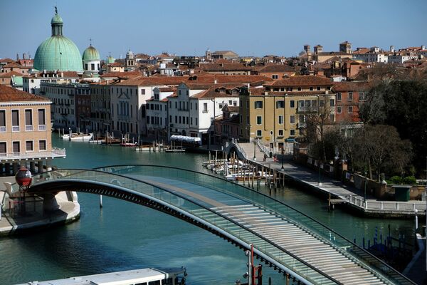 Venedik'te koronavirüsün beklenmedik yan etkisi: Kanallarda sular berraklaştı - Sputnik Türkiye