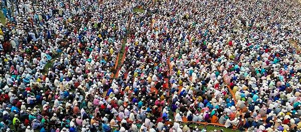 Bangladeş’te on binlerce insanın ‘koronavirüs duası’ yapmak üzere toplanması büyük tepki çekti. Bangladeş’te on binlerce insanın ‘koronavirüs duası’ yapmak üzere toplanması büyük tepki çekti. - Sputnik Türkiye