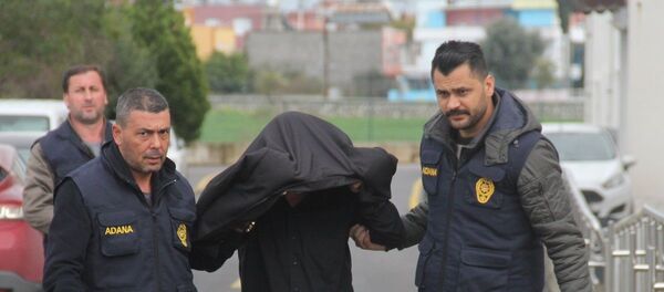 Çukurova İlçe Müftülüğü'nde görevli memur memur A.T.  - Sputnik Türkiye