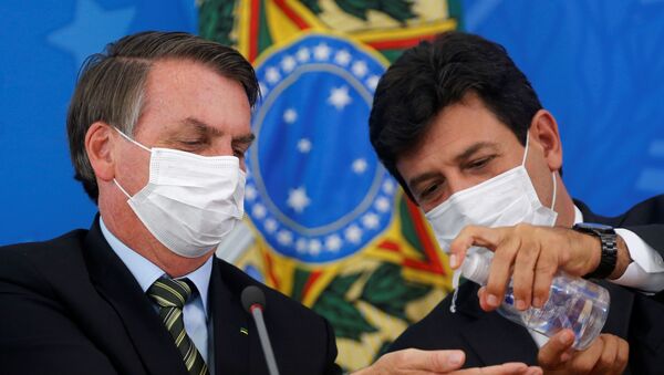  Brezilya'da Devlet Başkanı Jair Bolsonaro koronavirüs salgınıyla ilgili yaklaşımı dolayısıyla protesto edildi - Sputnik Türkiye