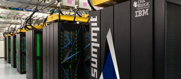IBM'in ABD Enerji Bakanlığı için sivil amaçlı bilimsel araştırmalar için geliştirdiği dünyanın en hızlı süper bilgisayarı Summit, Oak Ridge Ulusal Laboratuvarı'nda - Sputnik Türkiye