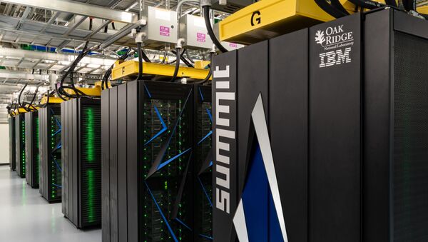 IBM'in ABD Enerji Bakanlığı için sivil amaçlı bilimsel araştırmalar için geliştirdiği dünyanın en hızlı süper bilgisayarı Summit, Oak Ridge Ulusal Laboratuvarı'nda - Sputnik Türkiye