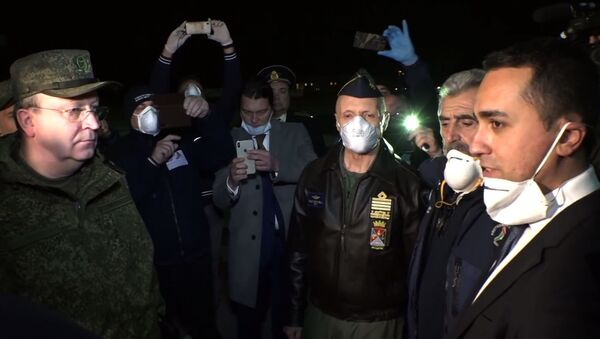 Rus askeri uzmanlar, koronavirüsle mücadeleye yardım için İtalya'da - Sputnik Türkiye