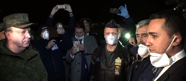Rus askeri uzmanlar, koronavirüsle mücadeleye yardım için İtalya'da - Sputnik Türkiye
