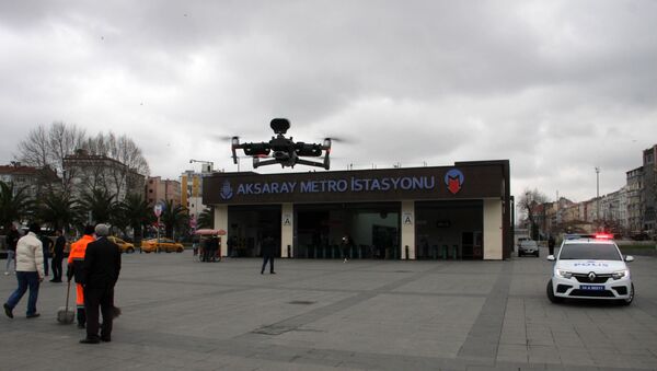 Polisten vatandaşlara drone ile evde kalın uyarısı - Sputnik Türkiye