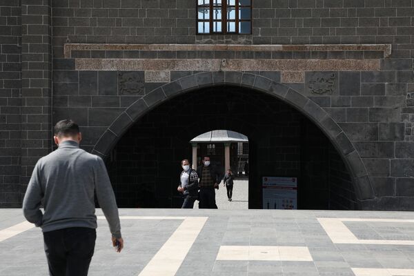 Koronavirüs günlerinde sokaklar: Tedbir, tedbirsizlik ve yanlış bilinenler - Sputnik Türkiye
