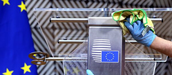  AB üyesi ülke liderlerinin yeni tip koronavirüs nedeniyle telekonferans aracılığıyla gerçekleştirdiği toplantı sonrası açıklama - Sputnik Türkiye