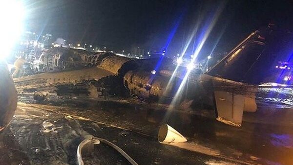 Filipinler'in başkenti Manila'dan Japonya'ya hasta taşıyan ambulans uçağın kalkışta alev aldığı ve uçaktaki 8 kişinin öldüğü bildirildi. - Sputnik Türkiye