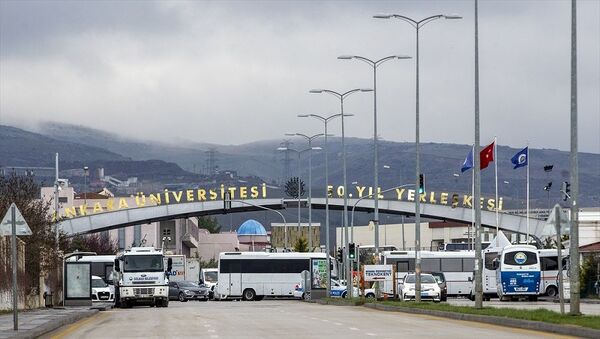 Umreden dönenlerin karantina yurtlarından tahliyesi ertelendi - Sputnik Türkiye